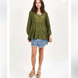 NWT NAUDIC MATILDA TOP IN KHAKI GREEN M